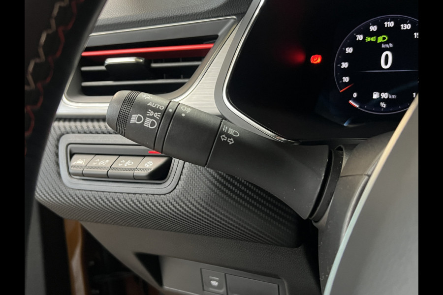 Renault Captur 1.3 TCe 160 R.S. Line| Groot Navi | Stoel, Stuur & voorruitverwarming | 18" | Led | 100% Dealer onderhouden!