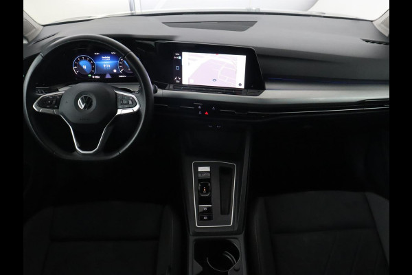 Volkswagen Golf 1.0 eTSI Life Business | Stoelverwarming | Massage | Carplay | Adaptive cruise | Sfeerverlichting | Navigatie | Park Assist | Getint glas | Full LED