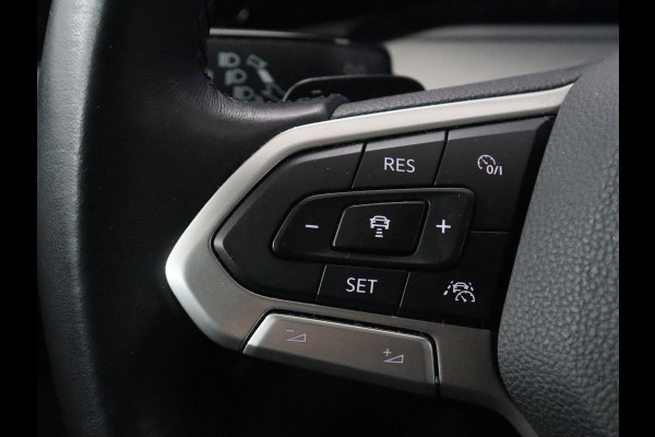 Volkswagen Golf 1.0 eTSI Life Business | Stoelverwarming | Massage | Carplay | Adaptive cruise | Sfeerverlichting | Navigatie | Park Assist | Getint glas | Full LED