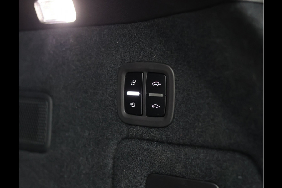 Porsche Cayenne Coupé 3.0 E-Hybrid | Sport Chrono - Passenger Display