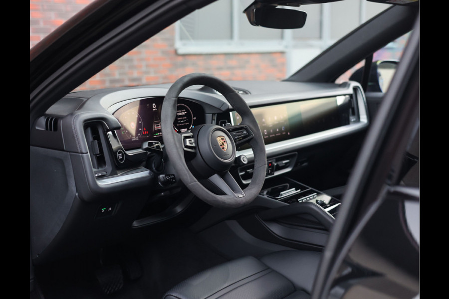 Porsche Cayenne Coupé 3.0 E-Hybrid | Sport Chrono - Passenger Display