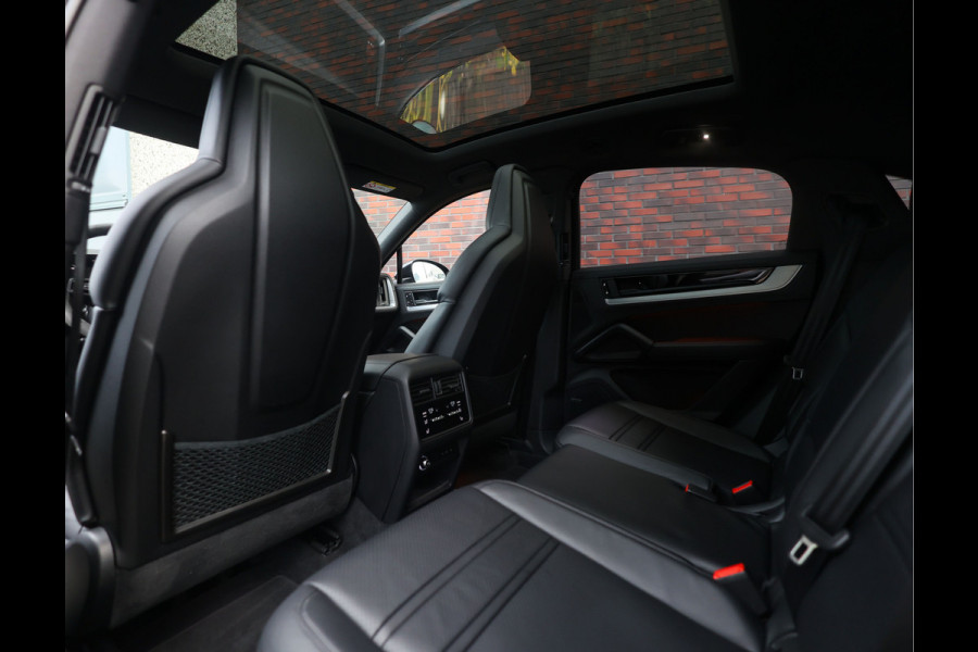 Porsche Cayenne Coupé 3.0 E-Hybrid | Sport Chrono - Passenger Display