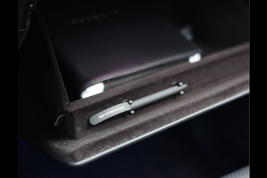 Porsche Cayenne Coupé 3.0 E-Hybrid | Sport Chrono - Passenger Display