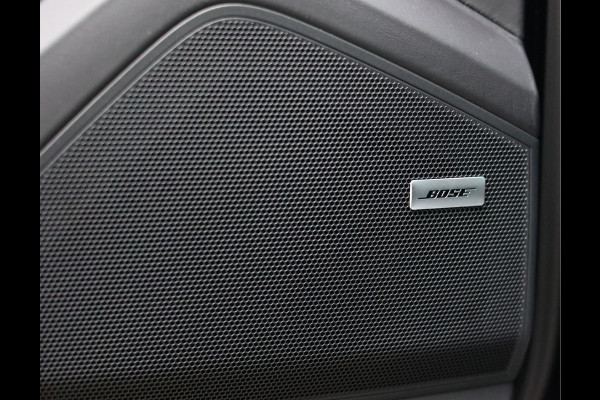 Porsche Cayenne Coupé 3.0 E-Hybrid | Sport Chrono - Passenger Display