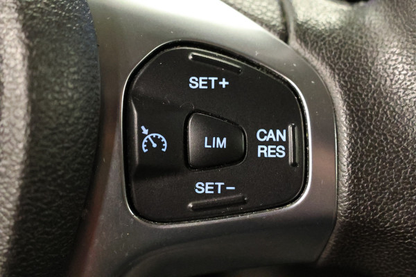 Ford Transit Courier 1.0 100 PK | Navigatie | CarPlay | Cruise control | Stoelverwarming | PDC | Airco | Android auto | MF Stuur | Nieuwe APK | Dealer onderhouden