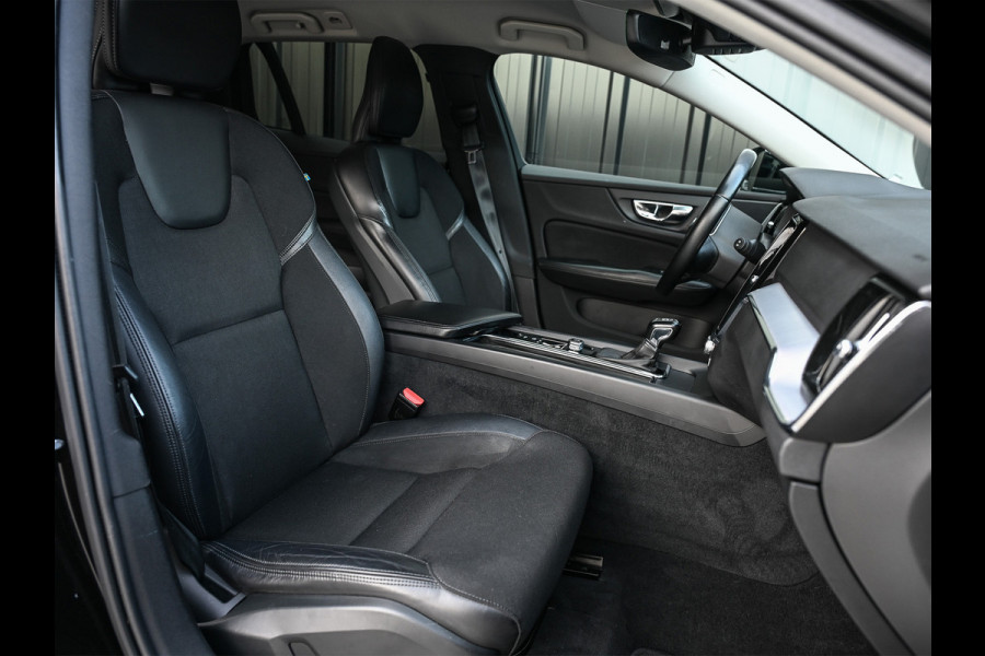 Volvo V60 2.0 D4 Momentum · Camera · Blis · Adaptive cruise · Virtual cockpit · Lane assist · Apple carplay/Android auto · Trekhaak