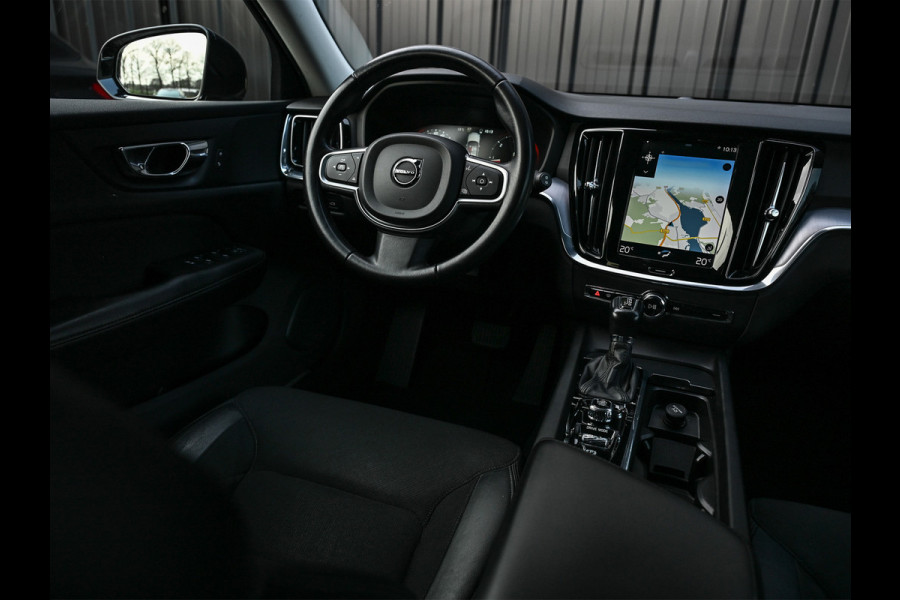 Volvo V60 2.0 D4 Momentum · Camera · Blis · Adaptive cruise · Virtual cockpit · Lane assist · Apple carplay/Android auto · Trekhaak