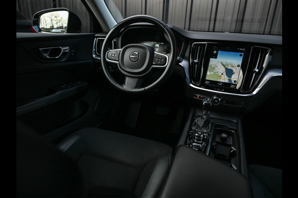 Volvo V60 2.0 D4 Momentum · Camera · Blis · Adaptive cruise · Virtual cockpit · Lane assist · Apple carplay/Android auto · Trekhaak