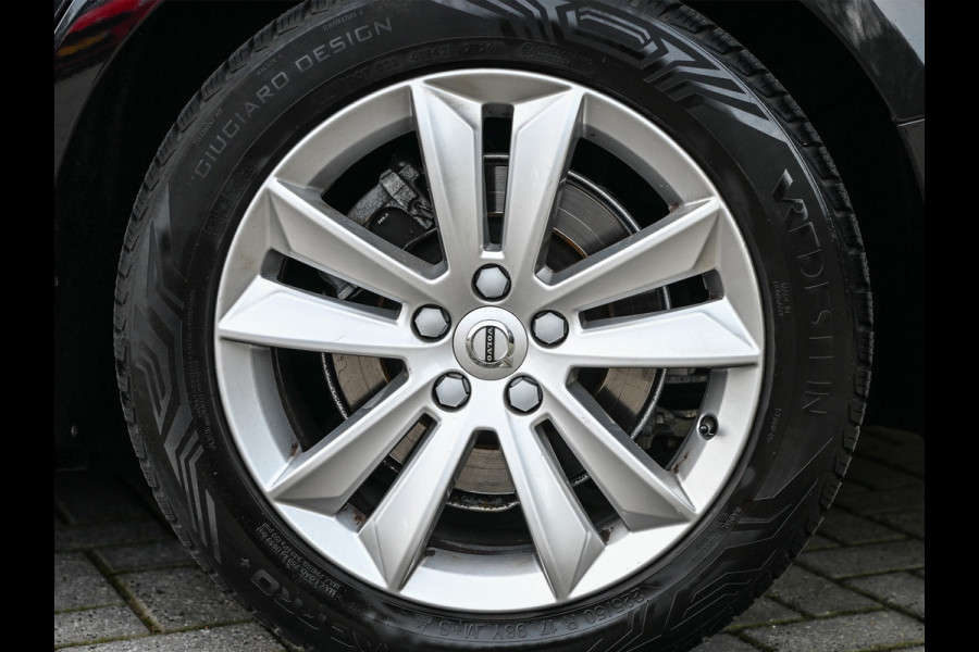 Volvo V60 2.0 D4 Momentum · Camera · Blis · Adaptive cruise · Virtual cockpit · Lane assist · Apple carplay/Android auto · Trekhaak