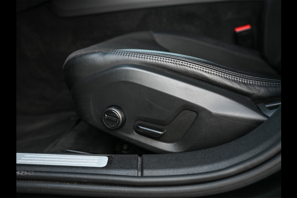 Volvo V60 2.0 D4 Momentum · Camera · Blis · Adaptive cruise · Virtual cockpit · Lane assist · Apple carplay/Android auto · Trekhaak
