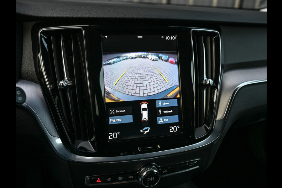 Volvo V60 2.0 D4 Momentum · Camera · Blis · Adaptive cruise · Virtual cockpit · Lane assist · Apple carplay/Android auto · Trekhaak
