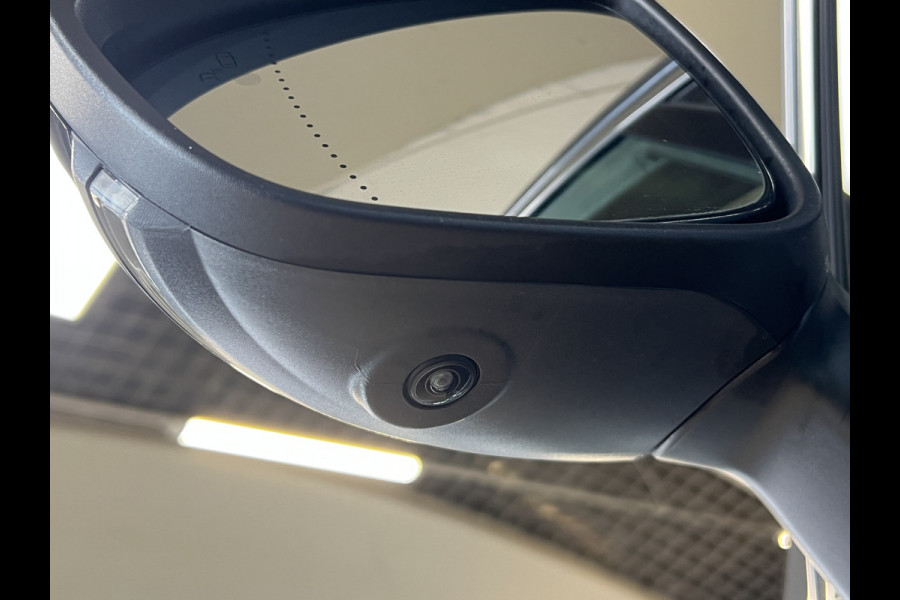 Renault Clio 1.6 E-Tech Hybrid 140 Initiale Paris | Groot Navi | Bose | 360 | PDC V+A | Stoel & stuurverwarming | 17" | 100% Dealer onderhouden!