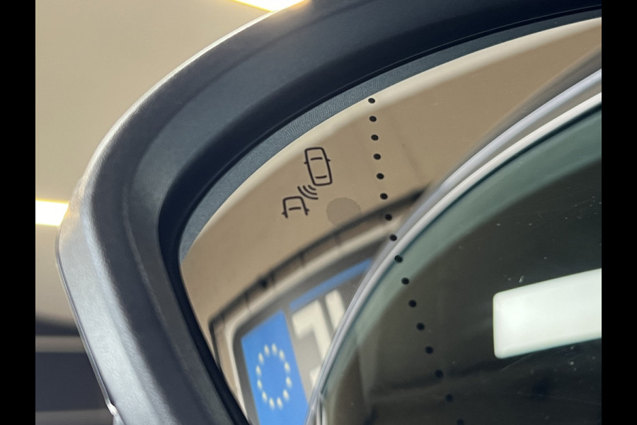 Renault Clio 1.6 E-Tech Hybrid 140 Initiale Paris | Groot Navi | Bose | 360 | PDC V+A | Stoel & stuurverwarming | 17" | 100% Dealer onderhouden!