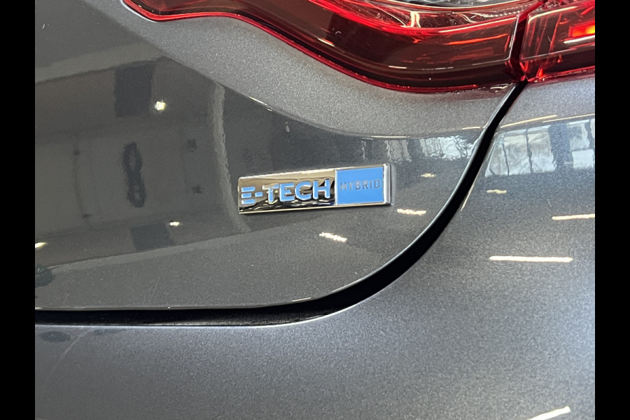 Renault Clio 1.6 E-Tech Hybrid 140 Initiale Paris | Groot Navi | Bose | 360 | PDC V+A | Stoel & stuurverwarming | 17" | 100% Dealer onderhouden!