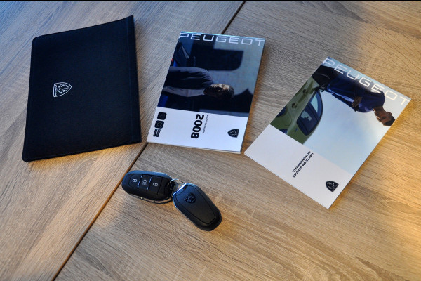 Peugeot 2008 1.2 Hybrid 136 GT | Navigatie | 360 Gr Camera | Adaptieve CC