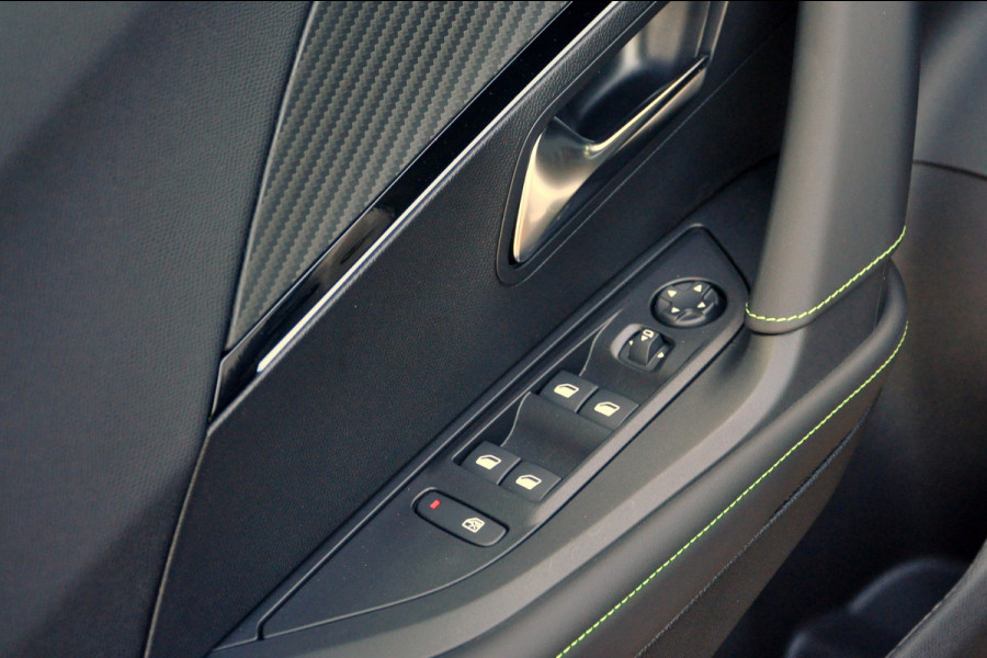 Peugeot 2008 1.2 Hybrid 136 GT | Navigatie | 360 Gr Camera | Adaptieve CC