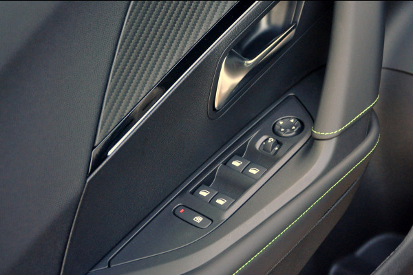 Peugeot 2008 1.2 Hybrid 136 GT | Navigatie | 360 Gr Camera | Adaptieve CC