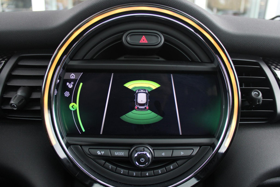 MINI John Cooper Works 2.0 231PK JCW | PANORAMISCH SCHUIF/KANTELDAK | HARMAN KARDON PREMIUM AUDIO SYSTEM | DRAADLOZE APPLE CARPLAY/ANDROID AUTO | NAVIGATIE | STOEL VERWARMING | KEYLESS ENTRY/START | SPORTONDERSTEL | 17" LICHTMETALEN VELGEN JCW "TRACK SPOKE" | JCW SPORT REMMEN | FULL LED KOPLAMPEN | UNION JACK LED ACHTERLICHTEN | PERFORMANCE CONTROL | PARKEERSENSOREN VOOR + ACHTER | 8 TRAPS SPORTAUTOMAAT | JCW ACHTERSPOILER | GETINTE ACHTERRUITEN | FULL LEDEREN BEKLEDING | WITTE STRIPING MOTORKAP EN WIT DAK | ALARM KLASSE 3 | MIDDENARMSTEUN | DRAADLOZE TELEFOONLADER | SERIOUS BUSINESS PAKKET