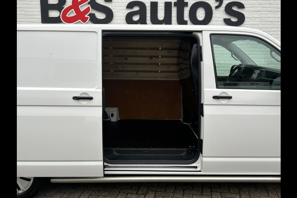 Volkswagen Transporter 2.0 TDI L2H1 28 Automaat Carplay Cruise PDC V+A DAB Airco Trekhaak