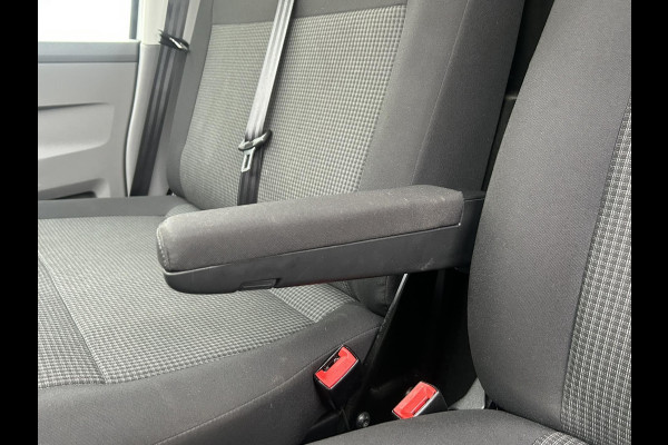 Volkswagen Transporter 2.0 TDI L2H1 28 Automaat Carplay Cruise PDC V+A DAB Airco Trekhaak