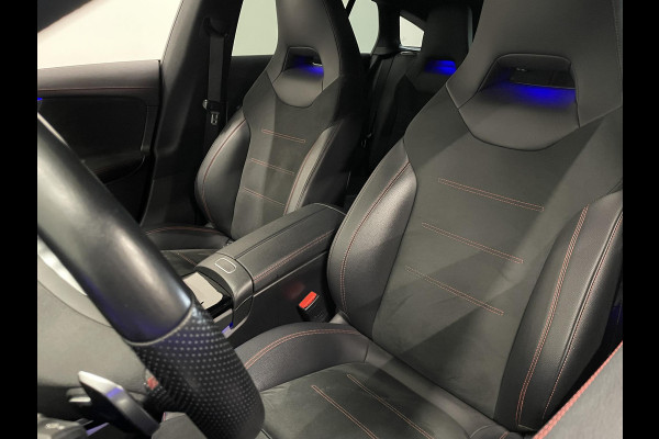 Mercedes-Benz CLA-Klasse Shooting Brake 180 Business Solution AMG Trekhaak Navigatie Camera Parkeersensoren Cruise Control AMG stoelen Stoelverwarming Sfeerverlichting Elektrische kofferklep Full Led Climate Control