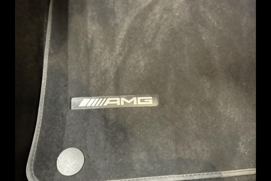 Mercedes-Benz CLA-Klasse Shooting Brake 180 Business Solution AMG Trekhaak Navigatie Camera Parkeersensoren Cruise Control AMG stoelen Stoelverwarming Sfeerverlichting Elektrische kofferklep Full Led Climate Control