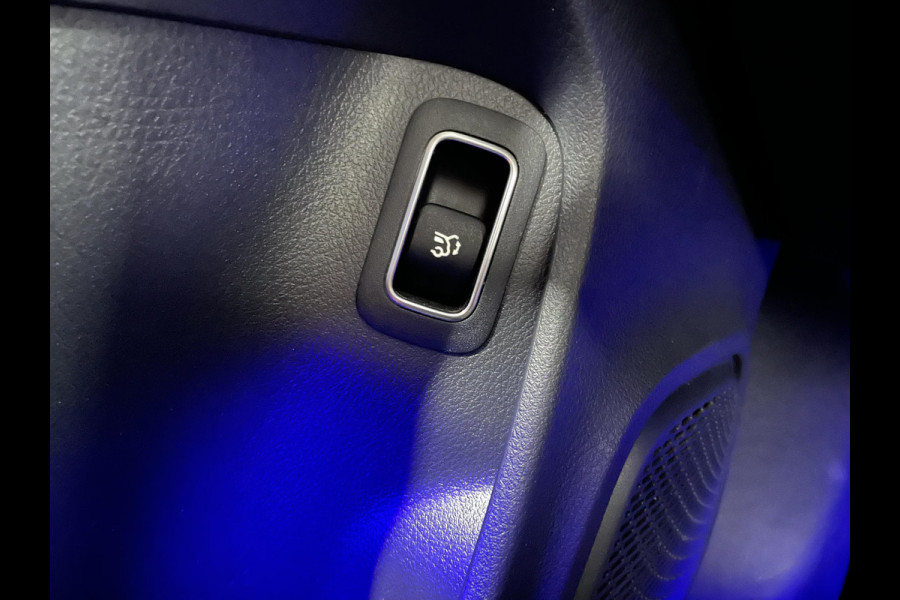 Mercedes-Benz CLA-Klasse Shooting Brake 180 Business Solution AMG Trekhaak Navigatie Camera Parkeersensoren Cruise Control AMG stoelen Stoelverwarming Sfeerverlichting Elektrische kofferklep Full Led Climate Control