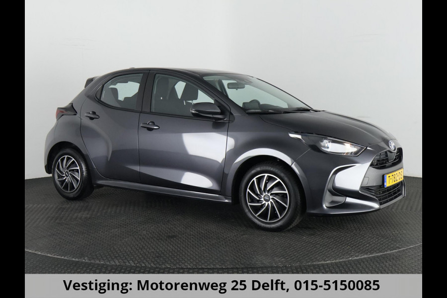 Toyota Yaris 1.5 HYBRIDE GRAYLINE NAVIGATIE GARANTIE TOT 2033 ! CAMERA.CRUISE. CLIMA.ALS NIEUW !