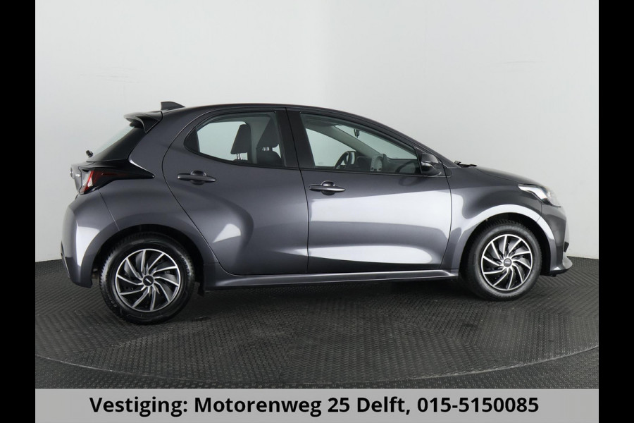 Toyota Yaris 1.5 HYBRIDE GRAYLINE NAVIGATIE GARANTIE TOT 2033 ! CAMERA.CRUISE. CLIMA.ALS NIEUW !