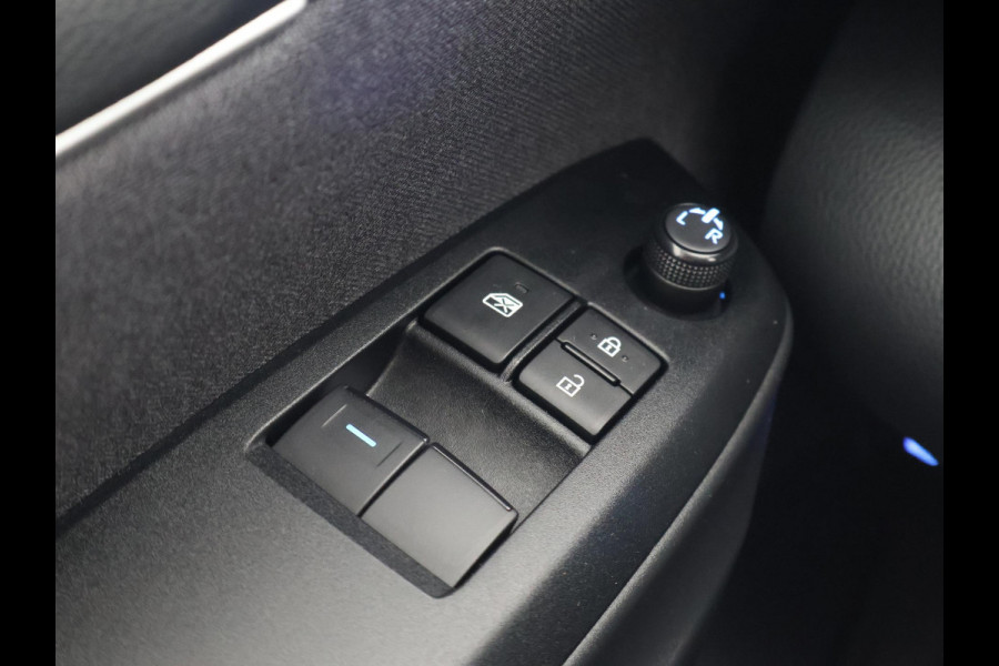 Toyota Yaris 1.5 HYBRIDE GRAYLINE NAVIGATIE GARANTIE TOT 2033 ! CAMERA.CRUISE. CLIMA.ALS NIEUW !