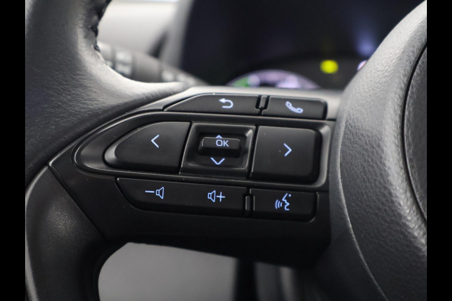 Toyota Yaris 1.5 HYBRIDE GRAYLINE NAVIGATIE GARANTIE TOT 2033 ! CAMERA.CRUISE. CLIMA.ALS NIEUW !