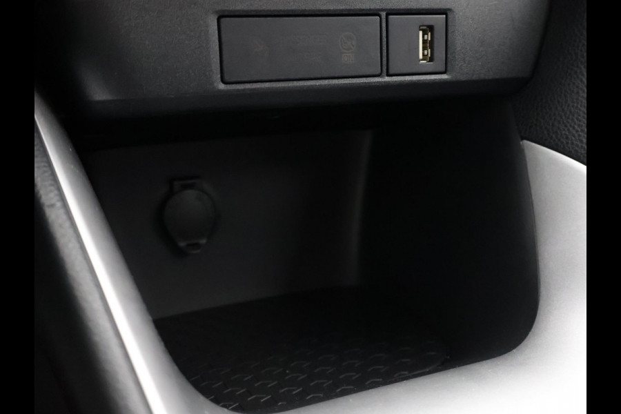 Toyota Yaris 1.5 HYBRIDE GRAYLINE NAVIGATIE GARANTIE TOT 2033 ! CAMERA.CRUISE. CLIMA.ALS NIEUW !