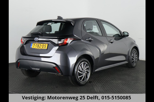 Toyota Yaris 1.5 HYBRIDE GRAYLINE NAVIGATIE GARANTIE TOT 2033 ! CAMERA.CRUISE. CLIMA.ALS NIEUW !