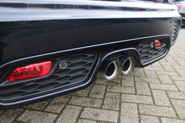 MINI John Cooper Works 2.0 231PK JCW | PANORAMISCH SCHUIF/KANTELDAK | HARMAN KARDON PREMIUM AUDIO SYSTEM | DRAADLOZE APPLE CARPLAY/ANDROID AUTO | NAVIGATIE | STOEL VERWARMING | KEYLESS ENTRY/START | SPORTONDERSTEL | 17" LICHTMETALEN VELGEN JCW "TRACK SPOKE" | JCW SPORT REMMEN | FULL LED KOPLAMPEN | UNION JACK LED ACHTERLICHTEN | PERFORMANCE CONTROL | PARKEERSENSOREN VOOR + ACHTER | 8 TRAPS SPORTAUTOMAAT | JCW ACHTERSPOILER | GETINTE ACHTERRUITEN | FULL LEDEREN BEKLEDING | WITTE STRIPING MOTORKAP EN WIT DAK | ALARM KLASSE 3 | MIDDENARMSTEUN | DRAADLOZE TELEFOONLADER | SERIOUS BUSINESS PAKKET