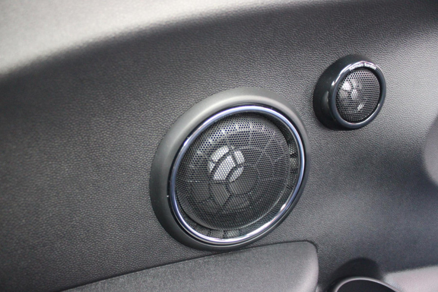 MINI John Cooper Works 2.0 231PK JCW | PANORAMISCH SCHUIF/KANTELDAK | HARMAN KARDON PREMIUM AUDIO SYSTEM | DRAADLOZE APPLE CARPLAY/ANDROID AUTO | NAVIGATIE | STOEL VERWARMING | KEYLESS ENTRY/START | SPORTONDERSTEL | 17" LICHTMETALEN VELGEN JCW "TRACK SPOKE" | JCW SPORT REMMEN | FULL LED KOPLAMPEN | UNION JACK LED ACHTERLICHTEN | PERFORMANCE CONTROL | PARKEERSENSOREN VOOR + ACHTER | 8 TRAPS SPORTAUTOMAAT | JCW ACHTERSPOILER | GETINTE ACHTERRUITEN | FULL LEDEREN BEKLEDING | WITTE STRIPING MOTORKAP EN WIT DAK | ALARM KLASSE 3 | MIDDENARMSTEUN | DRAADLOZE TELEFOONLADER | SERIOUS BUSINESS PAKKET