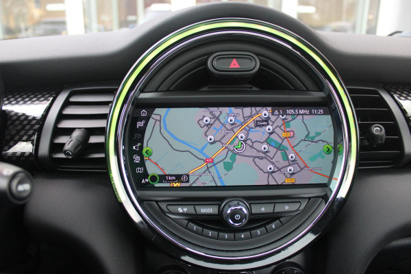 MINI John Cooper Works 2.0 231PK JCW | PANORAMISCH SCHUIF/KANTELDAK | HARMAN KARDON PREMIUM AUDIO SYSTEM | DRAADLOZE APPLE CARPLAY/ANDROID AUTO | NAVIGATIE | STOEL VERWARMING | KEYLESS ENTRY/START | SPORTONDERSTEL | 17" LICHTMETALEN VELGEN JCW "TRACK SPOKE" | JCW SPORT REMMEN | FULL LED KOPLAMPEN | UNION JACK LED ACHTERLICHTEN | PERFORMANCE CONTROL | PARKEERSENSOREN VOOR + ACHTER | 8 TRAPS SPORTAUTOMAAT | JCW ACHTERSPOILER | GETINTE ACHTERRUITEN | FULL LEDEREN BEKLEDING | WITTE STRIPING MOTORKAP EN WIT DAK | ALARM KLASSE 3 | MIDDENARMSTEUN | DRAADLOZE TELEFOONLADER | SERIOUS BUSINESS PAKKET