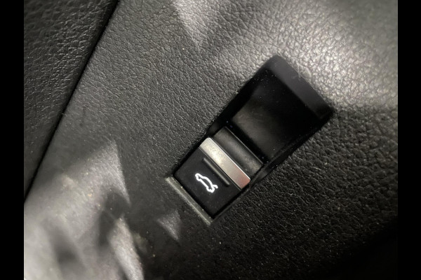 Audi e-tron 50 quattro Business edition Plus 71 kWh Panoramadak Navigatie Parkeersensoren Adaptive Cruise Control Memory stoelen Stoelverwarming Full Led Climate Control Virtual Cockpit Lichtmetalen velgen