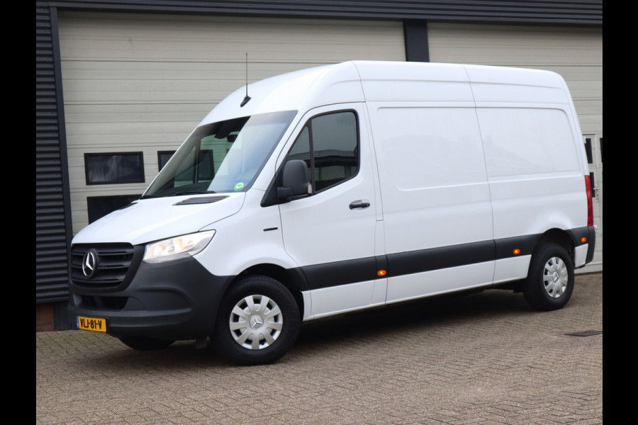 Mercedes-Benz eSprinter eSprinter 55 kWh 100% Elektrisch L2H2 - Camera - Airco