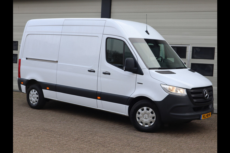 Mercedes-Benz eSprinter eSprinter 55 kWh 100% Elektrisch L2H2 - Camera - Airco