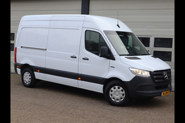 Mercedes-Benz eSprinter eSprinter 55 kWh 100% Elektrisch L2H2 - Camera - Airco