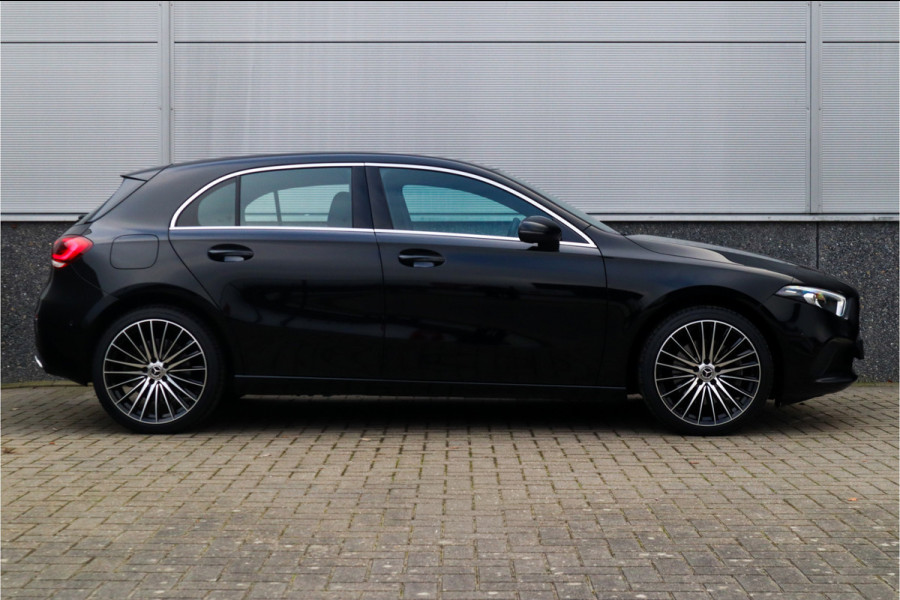 Mercedes-Benz A-Klasse 250 e Luxury / SOH 93% / 19inch / Sfeer verlichting / Widescreen / Camera / Carplay /