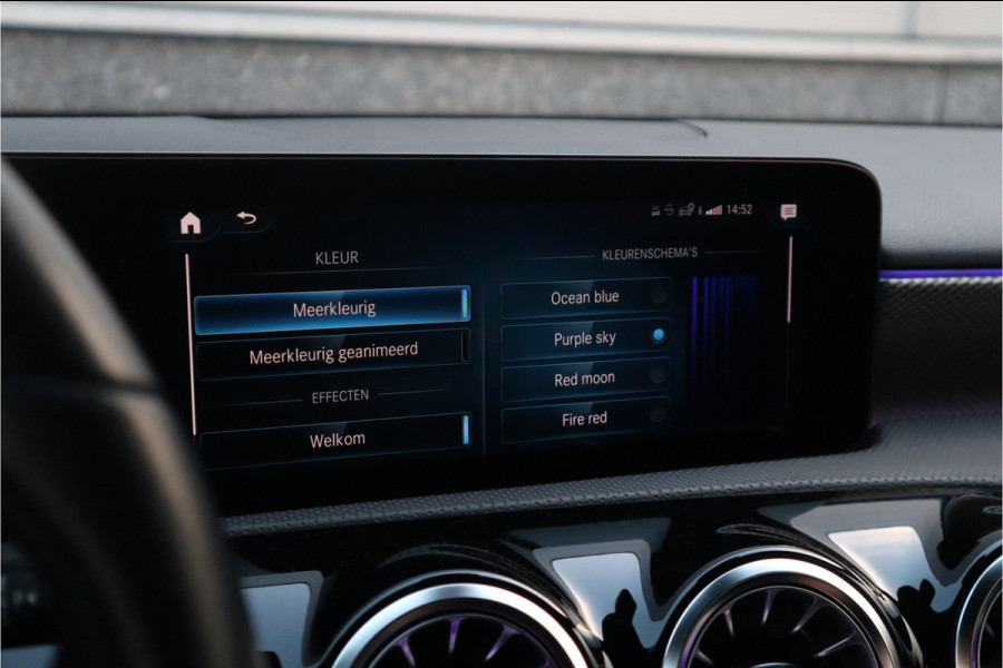 Mercedes-Benz A-Klasse 250 e Luxury / SOH 93% / 19inch / Sfeer verlichting / Widescreen / Camera / Carplay /