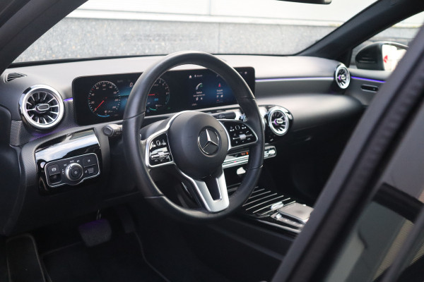 Mercedes-Benz A-Klasse 250 e Luxury / SOH 93% / 19inch / Sfeer verlichting / Widescreen / Camera / Carplay /