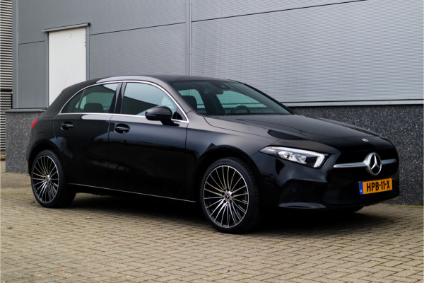Mercedes-Benz A-Klasse 250 e Luxury / SOH 93% / 19inch / Sfeer verlichting / Widescreen / Camera / Carplay /