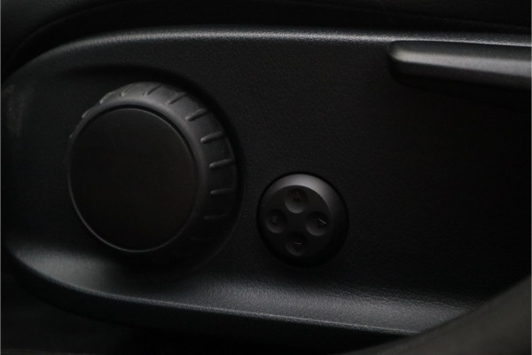 Mercedes-Benz A-Klasse 250 e Luxury / SOH 93% / 19inch / Sfeer verlichting / Widescreen / Camera / Carplay /