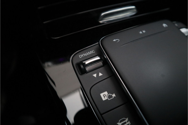 Mercedes-Benz A-Klasse 250 e Luxury / SOH 93% / 19inch / Sfeer verlichting / Widescreen / Camera / Carplay /