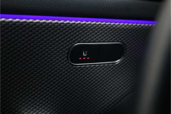 Mercedes-Benz A-Klasse 250 e Luxury / SOH 93% / 19inch / Sfeer verlichting / Widescreen / Camera / Carplay /