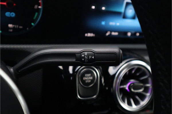 Mercedes-Benz A-Klasse 250 e Luxury / SOH 93% / 19inch / Sfeer verlichting / Widescreen / Camera / Carplay /