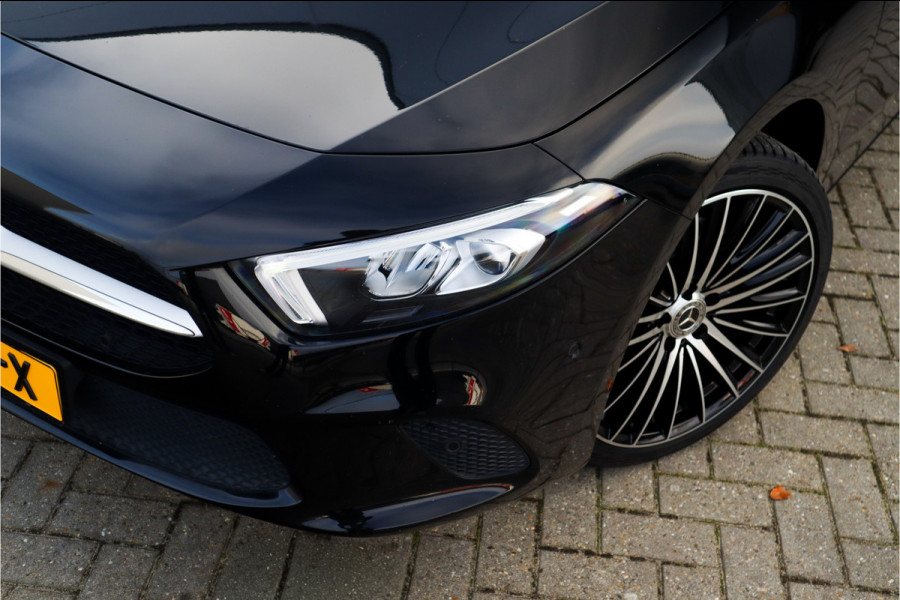 Mercedes-Benz A-Klasse 250 e Luxury / SOH 93% / 19inch / Sfeer verlichting / Widescreen / Camera / Carplay /