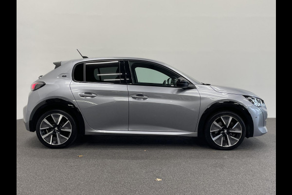 Peugeot e-208 EV GT 350 50 kWh Automaat Navigatie Apple Carplay/Android Auto Camera Parkeersensoren Cruise Control Stoelverwarming Half leder Climate Control Lichtmetalen velgen